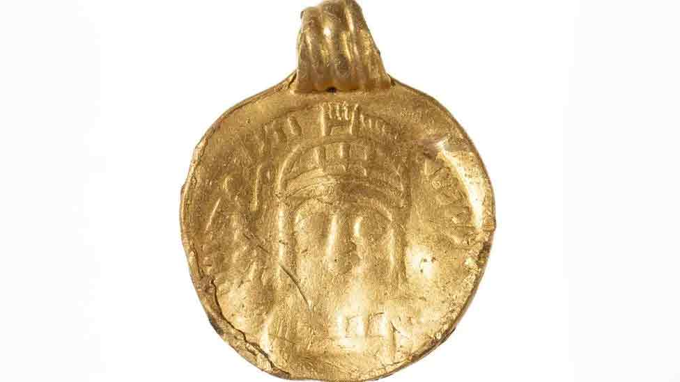 Featured image for “Gold pendant found at Thaxted”